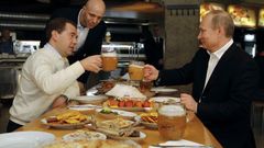 Putin, Medveděv a ruské potraviny