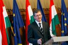 Eurokomisaři v Praze: Fráze o pokroku a žádné otázky