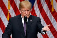 Trump pojede na ekonomické fórum do Davosu. Chce obhajovat svůj program "Amerika na prvním místě"