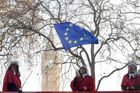Britové dostanou 21 měsíců na přechodné období po brexitu, dohodly se státy EU