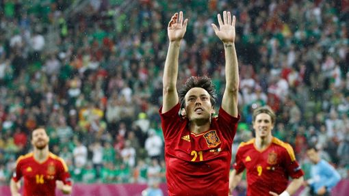 David Silva slaví svůj gól během utkání Španělska s Irskem ve skupině C na Euru 2012.