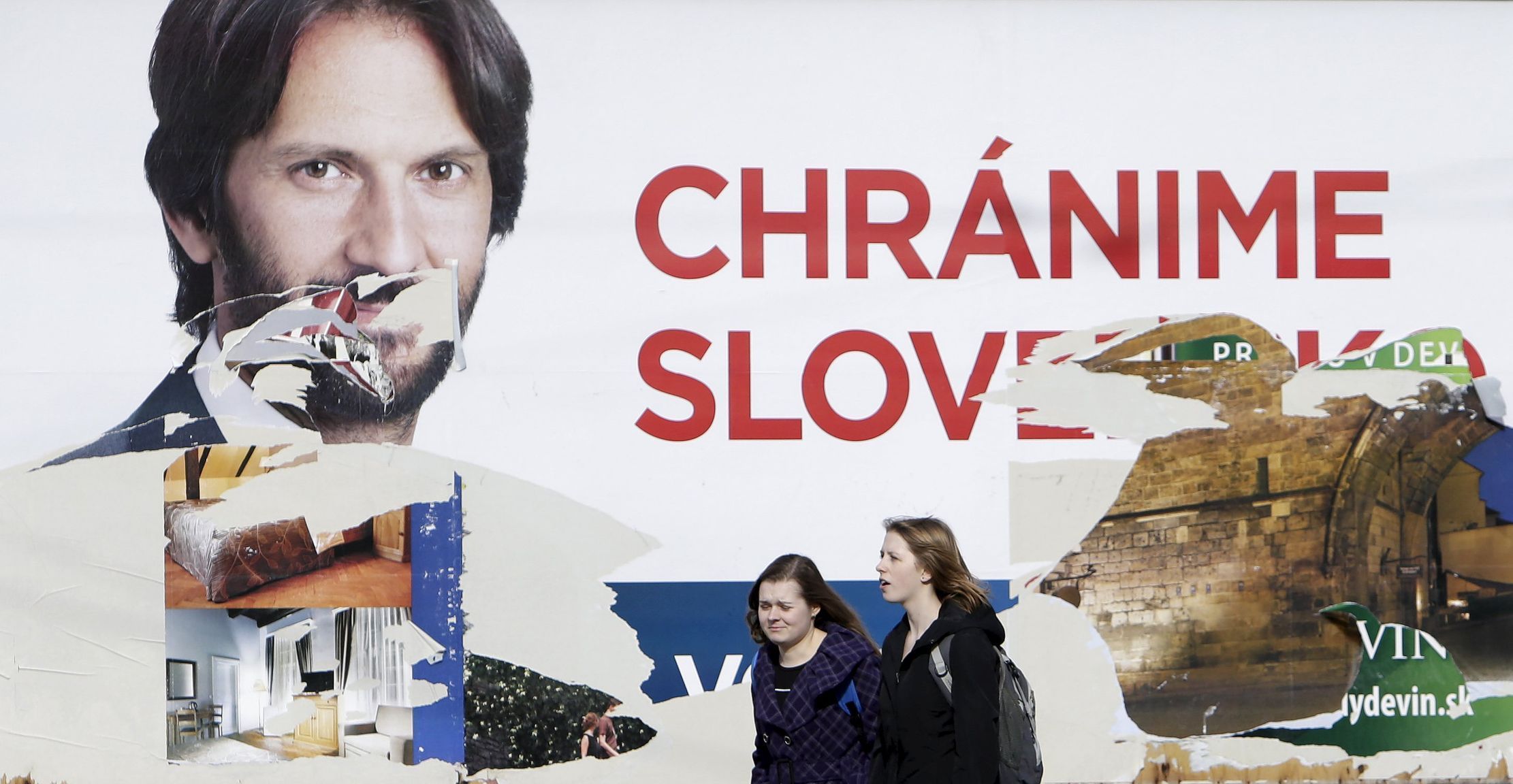 Volební billboard Směru s ministrem vnitra Robertem Kaliňákem.