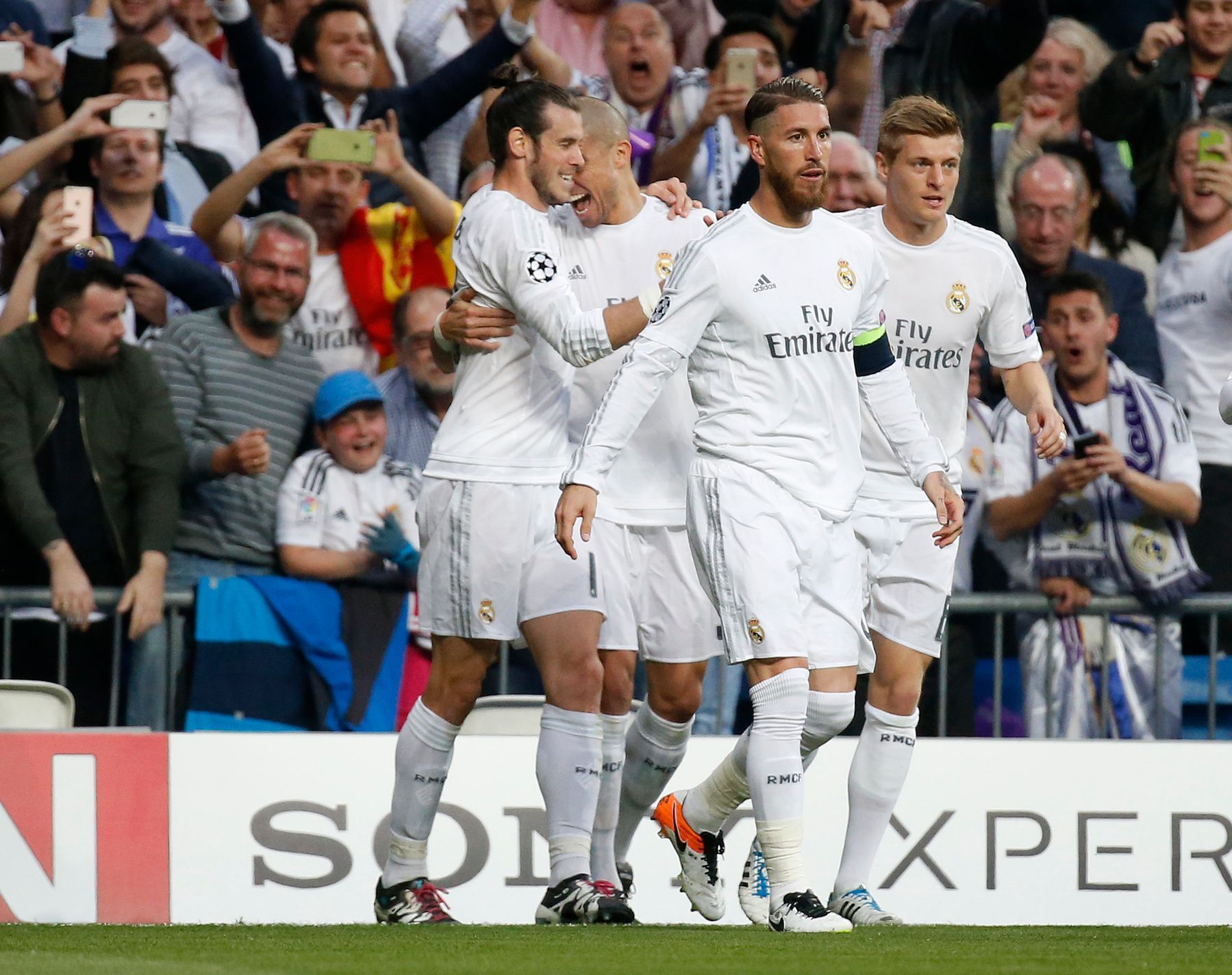 Hráči Realu Madrid slaví gól v Lize mistrů