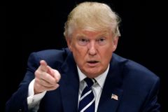 Trump odmítá zprávy CIA o ruském zásahu do amerických voleb. Kritizují ho za to i republikáni