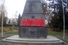 Pomník rudoarmějců v Brně pomaloval vandal, ruská ambasáda to odsoudila