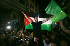 Izrael a Hamás kývly na příměří, na klid zbraní dohlédne Egypt. Lidé v Gaze slavili
