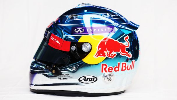 Přilby F1 2014: Sebastian Vettel