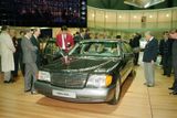 Třída S byla odjakživa tím nejlepším, co se objevilo v nabídce Mercedesu. Výjimku v tomto nepředstavovala ani řady W140. V produkci byla mezi lety 1991 až 1998 a nabídka obsahovala tři délky karosérie i kupé. Nic menšího než šestiválec se pod kapotou neobjevilo, vrcholem byla V12 u verze AMG.