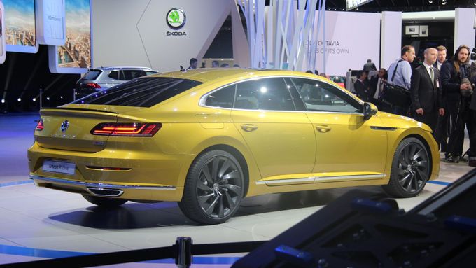 Volkswagen Arteon má být pro manažery, kterým nenabízí Passat dostatek luxusu.