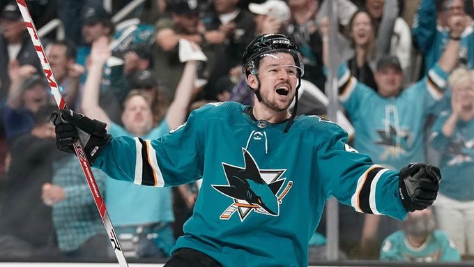 Tomáš Hertl slaví postup do druhé kola paly off NHL 2019