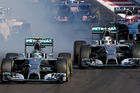 F1 ŽIVĚ: Hamilton vyhrál v Soči před Rosbergem