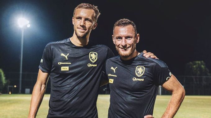 Tomáš Souček a Vladimír Coufal. Tentokrát jdou proti Sheffieldu.