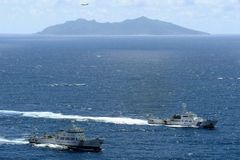 Čínské lodě propluly kolem sporných ostrovů u Japonska