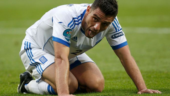 Kostas Katsouranis je zklamaný po utkání Řecko - Česká republika v základní skupině A na Euru 2012.
