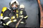 V Brně hořel byt v paneláku, hasiči evakuovali osmdesát lidí