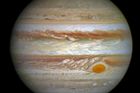 Pět let, 2,8 miliardy kilometrů. K Jupiteru dorazila sonda Juno, NASA přišla na miliardu