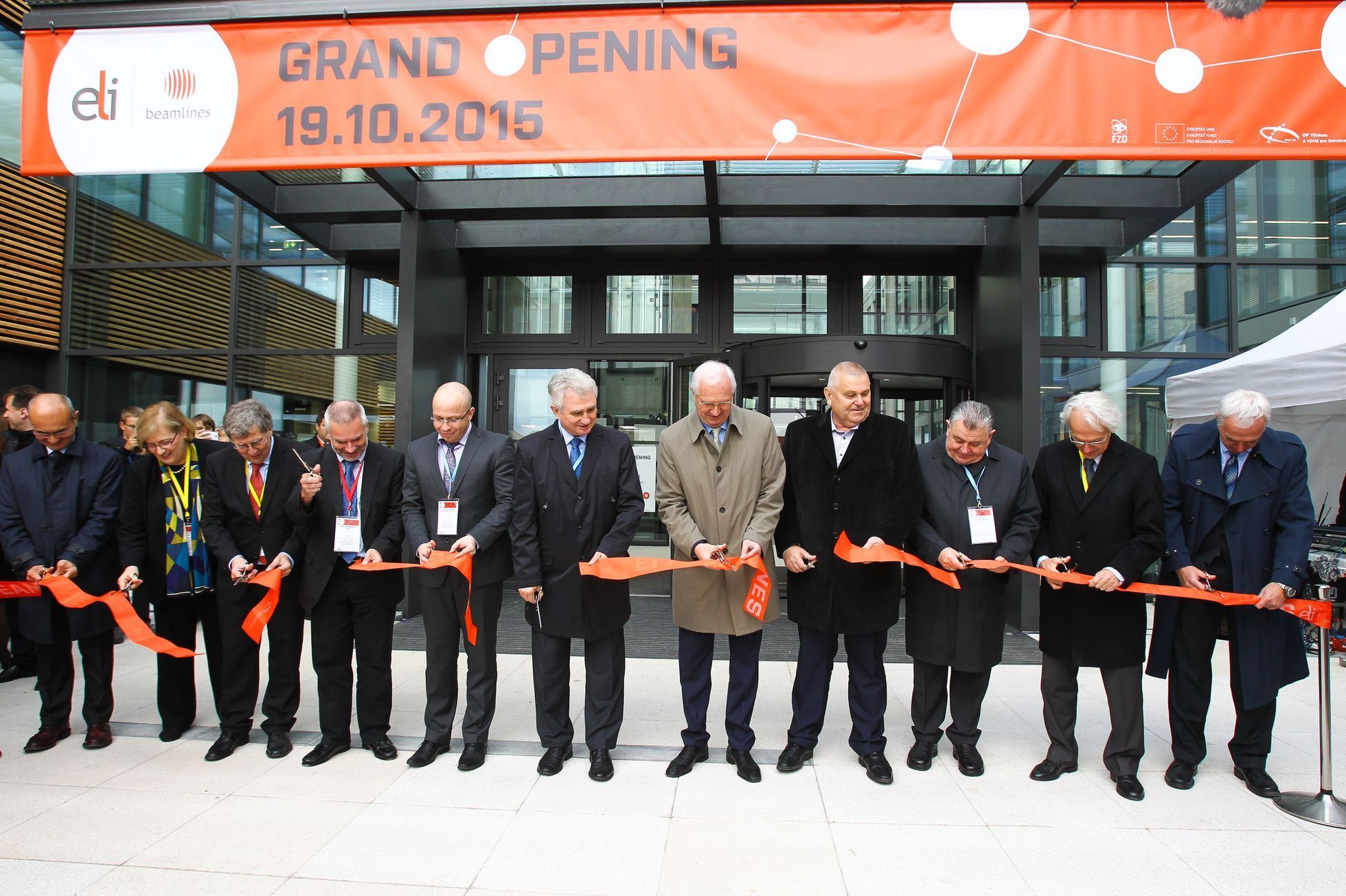 Laserové centrum ELI Beamlines v Dolních Břežanech - otevření 19.10.2015