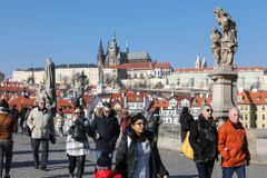 Rusové nebudou smět do Česka přijet jako turisté či za kulturou ani s vízem z EU