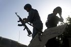 Islamisté z Tálibánu zabili 26 afghánských vojáků, zaútočili na základnu