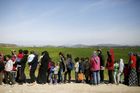 Západobalkánská migrační trasa je zavřená, Turecko zatím uprchlíky zpátky nepřijímá.