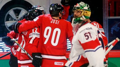 Hokej, MS 2013, Česko - Švýcarsko: Šýcaři slaví gól na 0:1