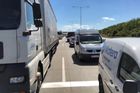 Nehoda dvou aut na dálnici D10 uzavřela na tři hodiny provoz ve směru na Liberec