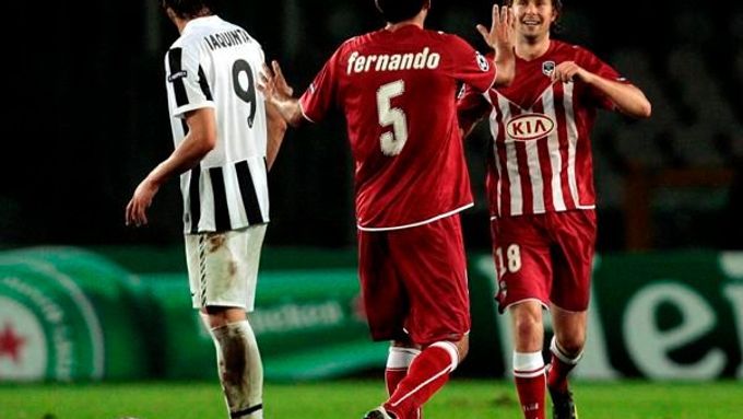 Jaroslav Plašil slaví gól do sítě Juventusu