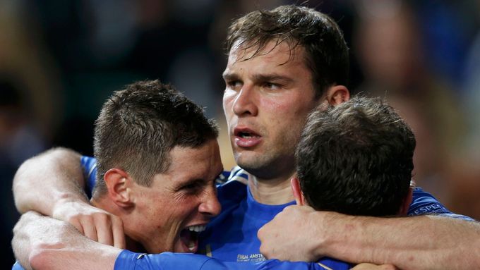 Chelsea se sice v evropských pohárech daří, podle kouče Wilkinse je to ale na úkor anglické reprezentace.