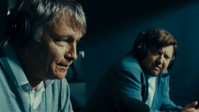Herci Michal Dlouhý a Michal Isteník jako komentátorská dvojice při natáčení filmu Kouzlo derby.