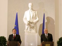 José Manuel Barroso a Václav Klaus na tiskové konferenci v Rothmayerově sále Pražského hradu