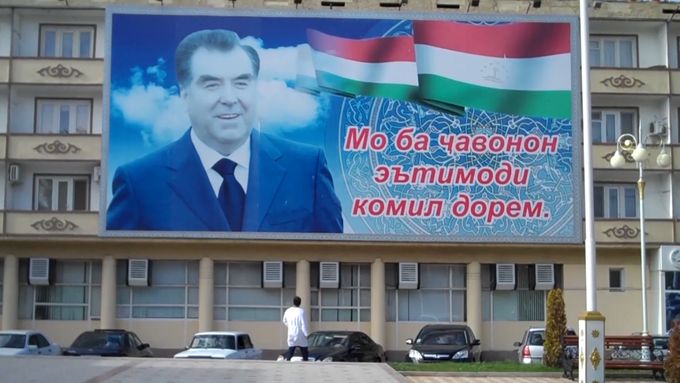 Billboard v Tádžikistánu.