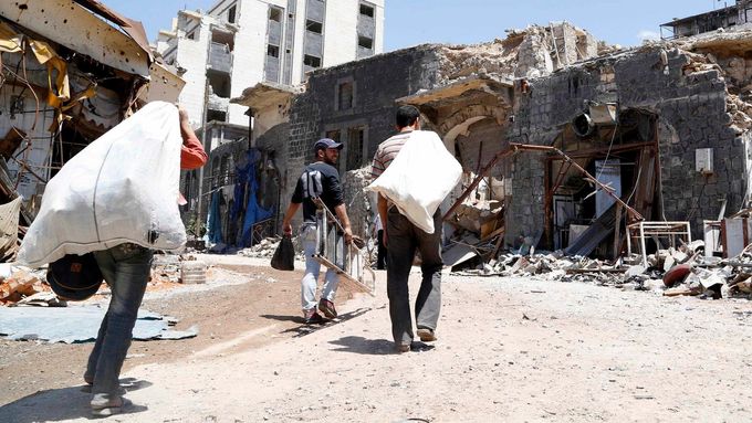 Konflikt v Sýrii zuří už přes tři roky. Na snímku město Homs.