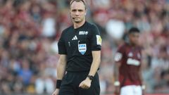 Sudí Marek Radina při utkání Sparta - Plzeň