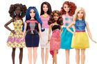 Legendární Barbie je v důchodovém věku. Přizpůsobuje se trendům i jiným ideálům krásy