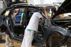 Růst české ekonomiky na konci minulého roku zpomalil. Motorem zůstává výroba aut