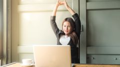 Sezení je novodobý zabiják, ukázala studie. Židle a gauč mají na svědomí předčasná úmrtí