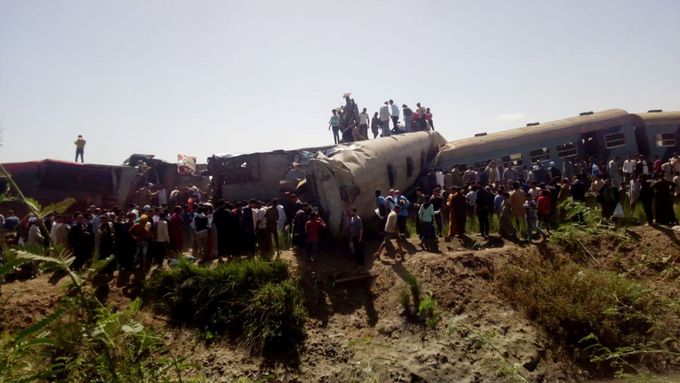 Srážka vlaků v Egyptě.