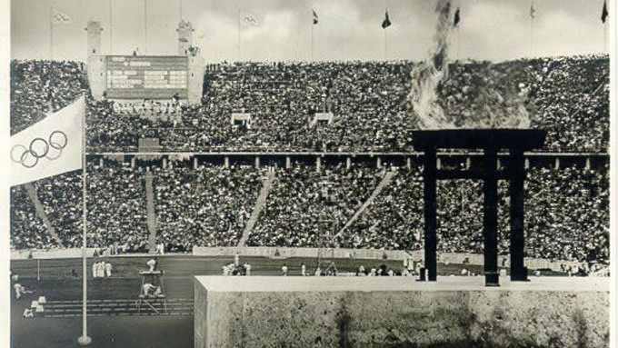 Nacistická chlouba během olympiády v roce 1936.