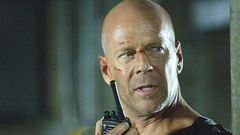 Bruce Willis - Smrtonosná past 4