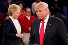Průzkum: Clintonová si před Trumpem udržuje náskok sedm procent