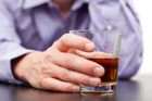 Lékař: V Česku není oblast, kde se nepije. Může za to reklama na alkohol, je všude