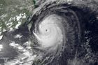 Tajfun Neoguri zasáhl po Okinawě japonský ostrov Kjúšú