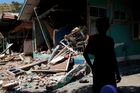 Indonéský ostrov Lombok zasáhly další silné otřesy. Počet obětí stoupl na 319