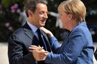 Angela dělá Sarkozymu reklamu. Němci se zlobí