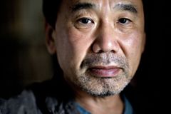 Na novinku Haruki Murakamiho čekaly davy fanoušků