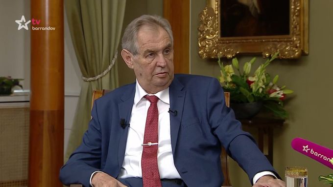 Miloš Zeman hovoří o tom, že by abolicí zastavil Babišovo případné trestní stíhání.