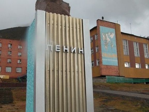 PŘEČTĚTE SI