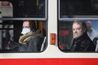 V dopravě kvůli koronaviru opět ubývají cestující, ve vlacích už dokonce o čtvrtinu