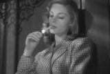 Ve snímku Mít a nemít (1944) spolu poprvé hráli Humphrey Bogart a debutující 19letá Lauren Bacall. Snímek Howarda Hawkse hodně připomíná pozdější legendární Casablancu, kde už ale Bogart hrál s Ingrid Bergman.