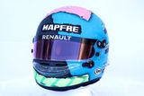 S netradiční kreací se v předvečer domácí Velké ceny vytasil Australan Daniel Ricciardo. Jeho helma je dosti psychodelilcká s využitím růžové, zelené, modré a černé barvy.